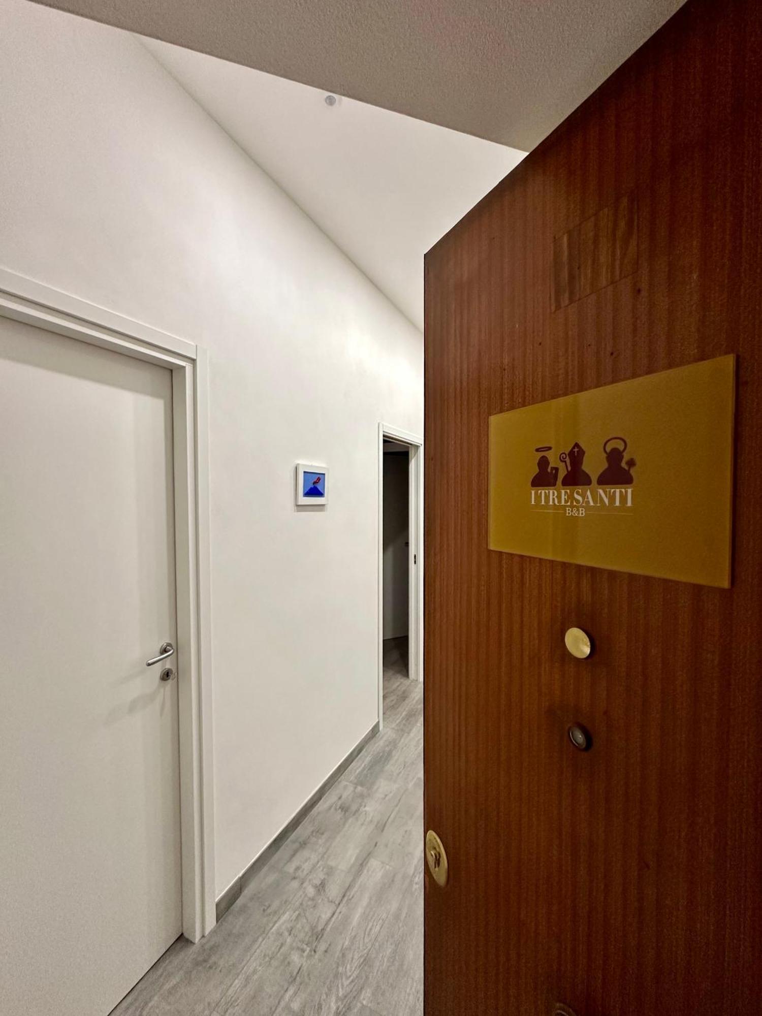 B&B I Tre Santi Napoli Esterno foto